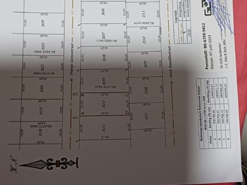 Eigendom, Fransje Gomesstraat in Paramaribo noord, perceel nr 310, groot 871 m2. Zeer goed gelegen in het noorden van Paramaribo. Alle nutsvoorziening