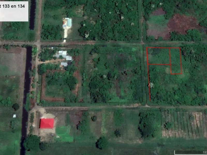 Eigendom, Johannes Michelsweg 36, 800 m2 met een prachtige nieuwe 2-kamer woning (opp 184m2 en 3 jaar oud). Doodlopende weg. Ruime woonkamer met open 