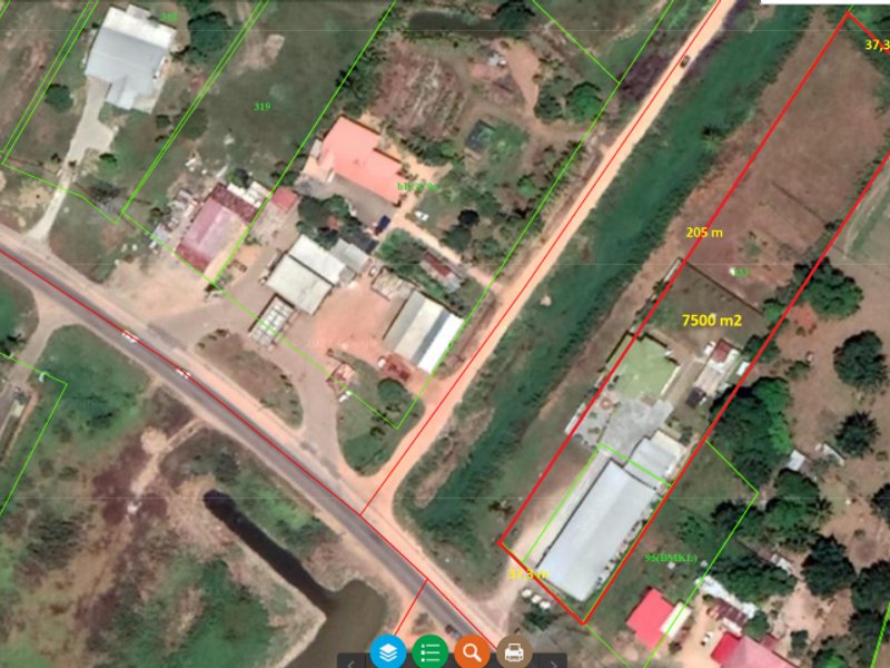 Eigendom Kierti Tikaiweg-Tout Lui Fautweg. 2 percelen van 600m2 naast elkaar. Verharde weg, alle nutsvoorzieningen, bewoond gebied. Prijs p. stuk