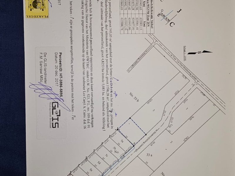 Tout Lui Faut Middenweg (asfalt gedeelte). Eigendomskavels 2x naast elkaar,  In Hirabriedjlalweg, ongeveer 2 straten binnen vanaf Highway. 1x 731 m2 e